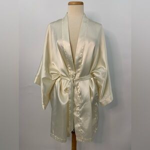 Victoria’s Secret O/S vintage gold label ivory 0632 lingerie robe